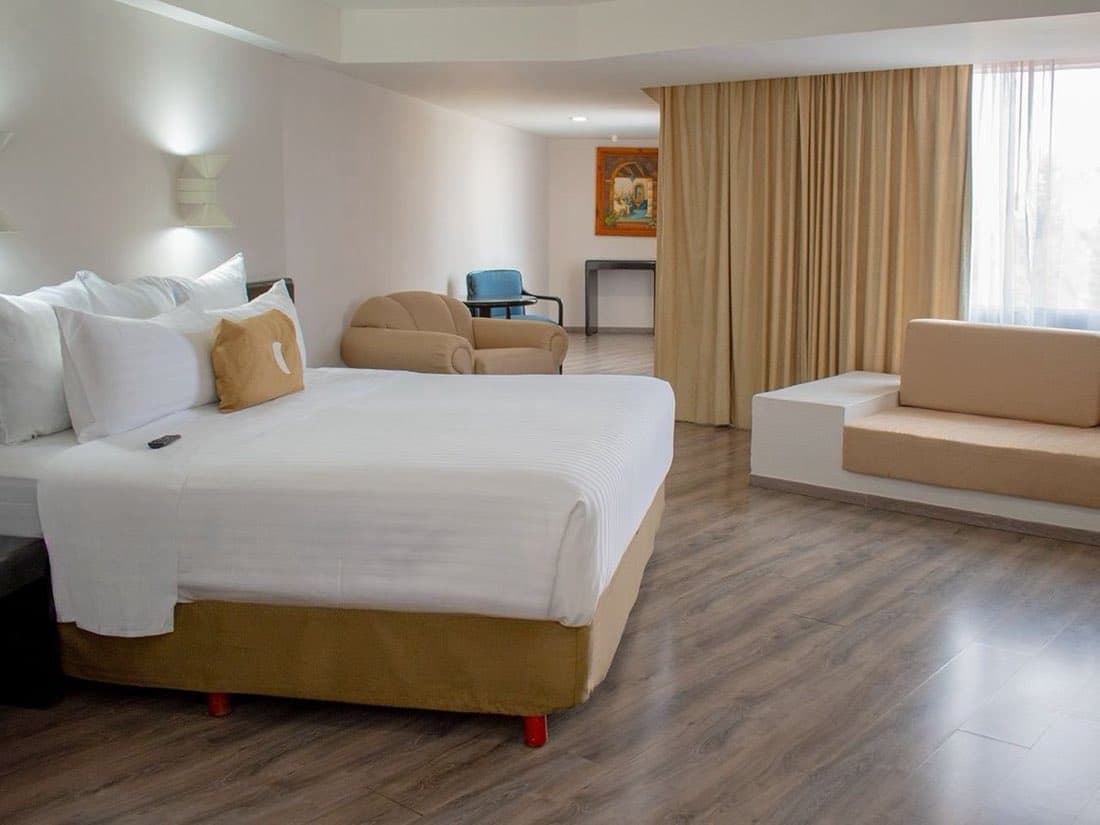 Grand Cantalagua Hotel Morelia — Centro de Convenciones — Junior Suite King Size