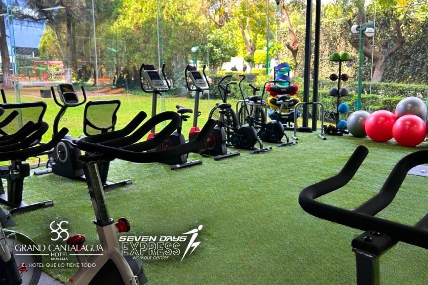 Grand Cantalagua Hotel Morelia — Centro de Convenciones — Gimnasio Seven Days Express, con vista al jardín