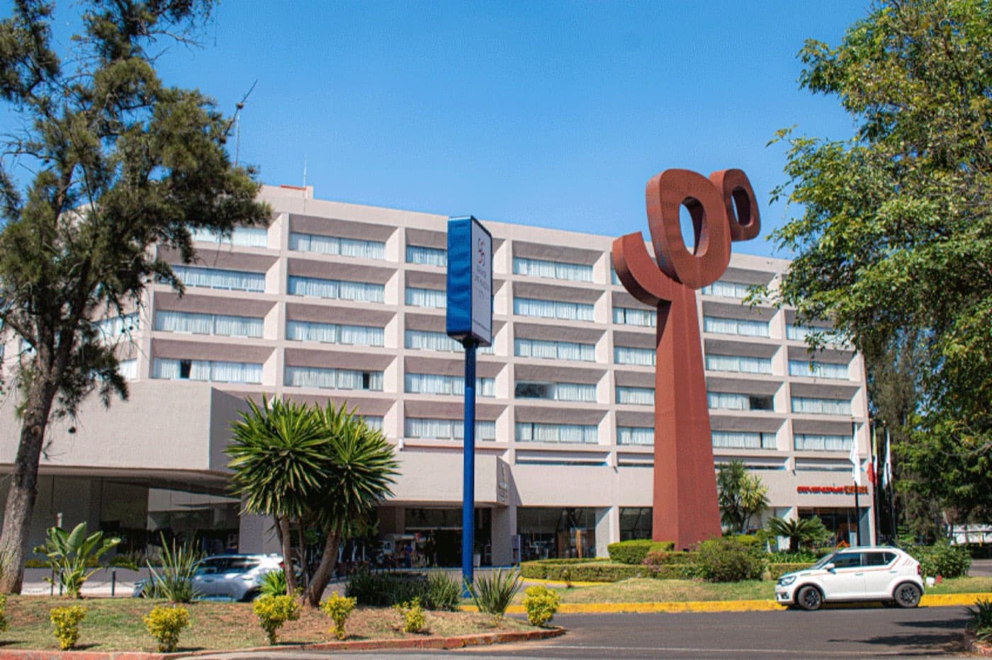 Grand Cantalagua Hotel Morelia — Centro de Convenciones — Jardines y áreas comunes
